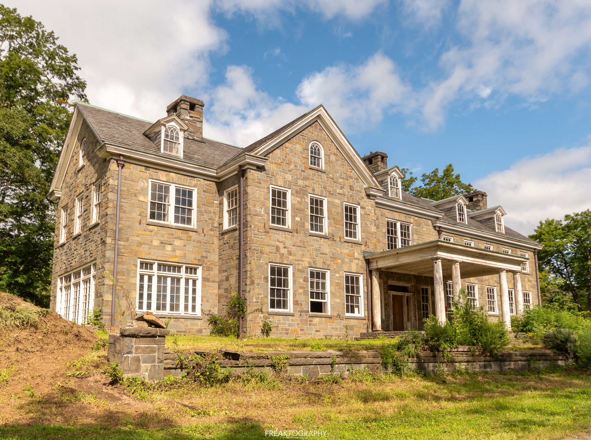 Jam Press JMP370990 1 Abandoned Mansion Revealed: A Forgotten Treasure With a Mysterious Past Untouched for 65 Years