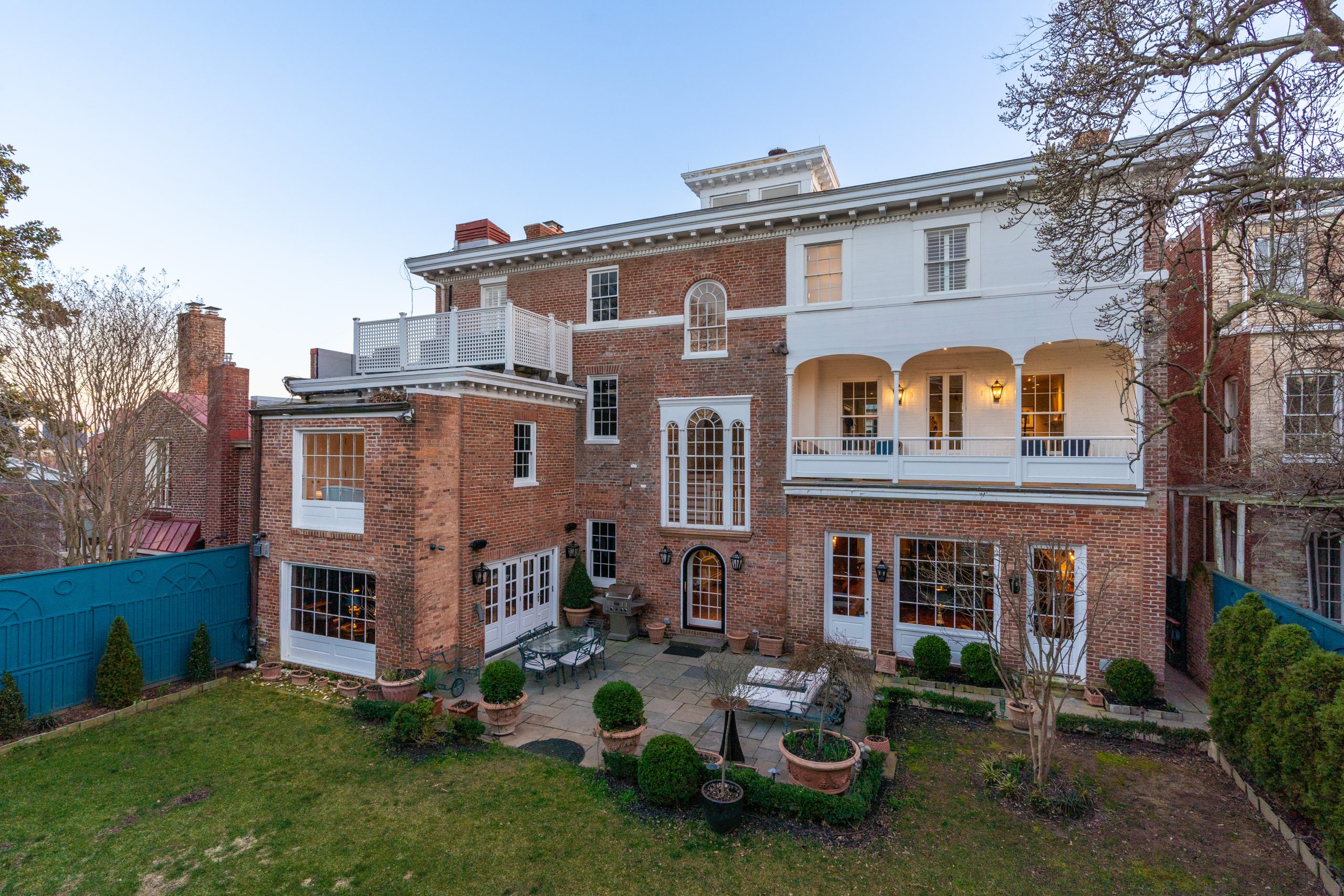 Jam Press JMP376448 scaled 1 1 Jackie Kennedy's Former Home, Purchased After JFK's Assassination, Up for Auction